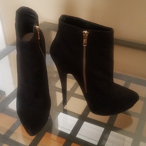 💥SALE💥Ankle Booties - Picture 3 of 6